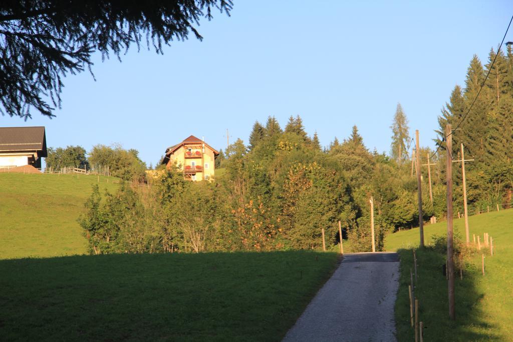 Samonigghof Apartamento Latschach ober dem Faakersee Exterior foto